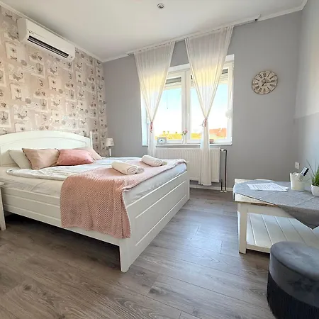 Harmonia Privatunterkunft *